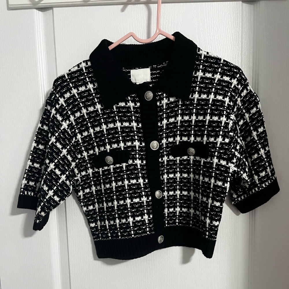 H&M Black and White Striped Knit Sweater top